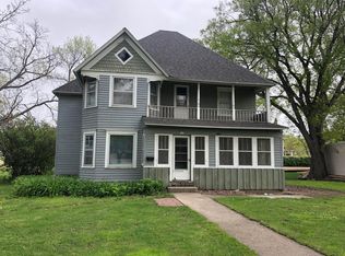 715 9th St, Brookings, SD 57006