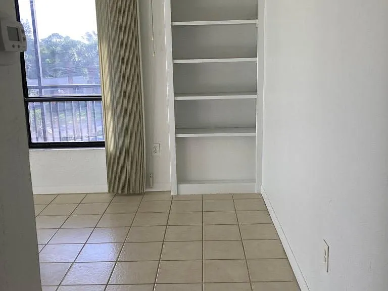 627 Alhambra Rd #301 — Photo 8