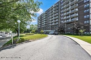 2nd image of 1100 Clove Rd APT 7M