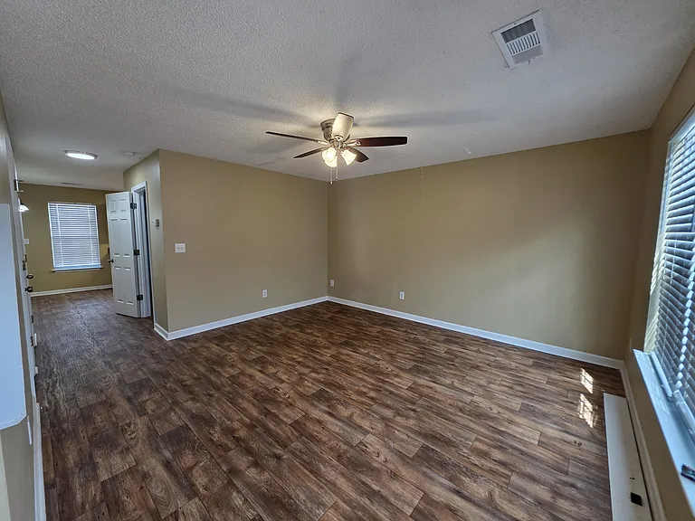 50 Princeton Glen Ct — Photo 3