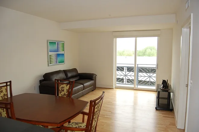 428 Monroe Ln #102 — Photo 4