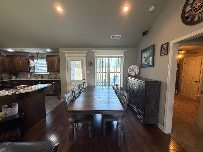 12 Jaguar Dr — Photo 6