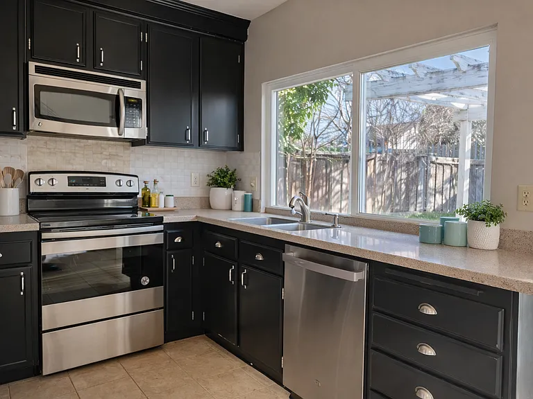277 Olivina Ave — Photo 2