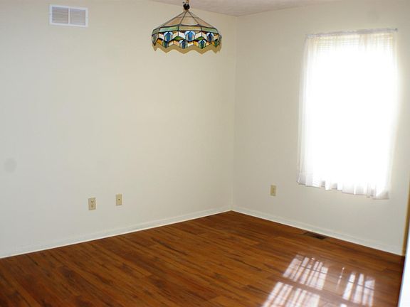 4th image of 231 Courchelle Dr