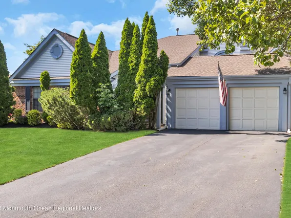 98 Old Orchard Ln, Ocean, NJ 07712