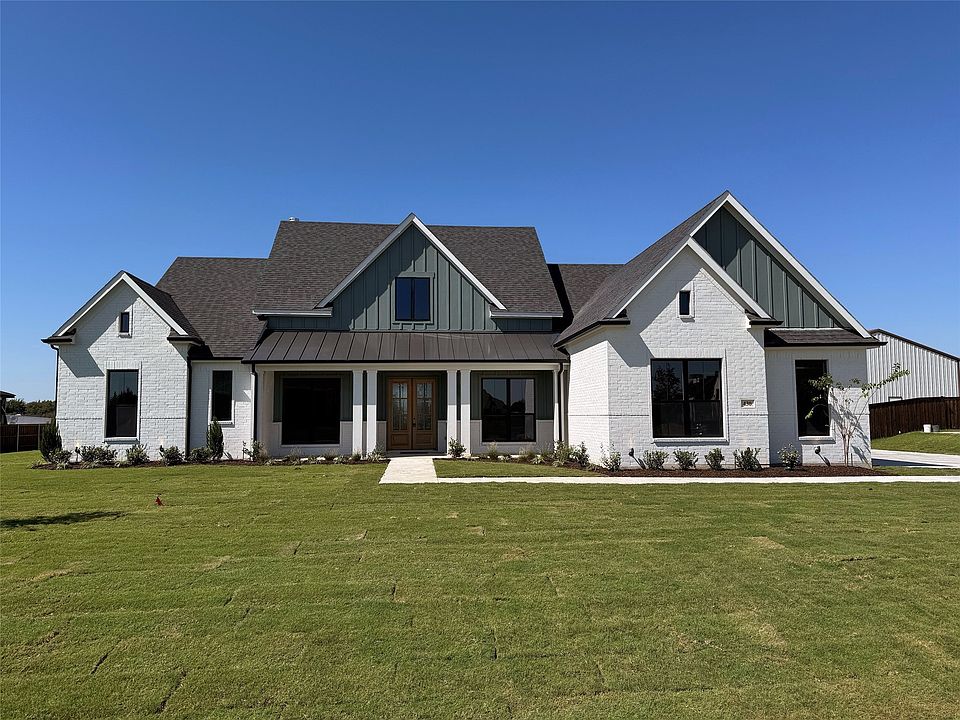 1st image of 430 Madeleine Trl