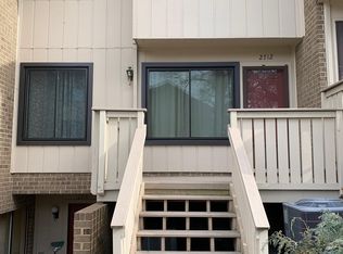 2712 Glengyle Dr, Vienna, VA 22181