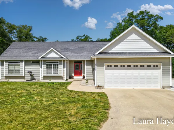 5556 Vising Dr, Lowell, MI 49331