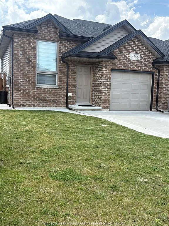 3 bed, 1050 sqft, $2,900 — Photo 2
