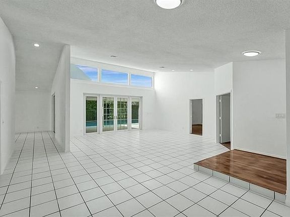 5th image of 8950 NW 47th Ct
