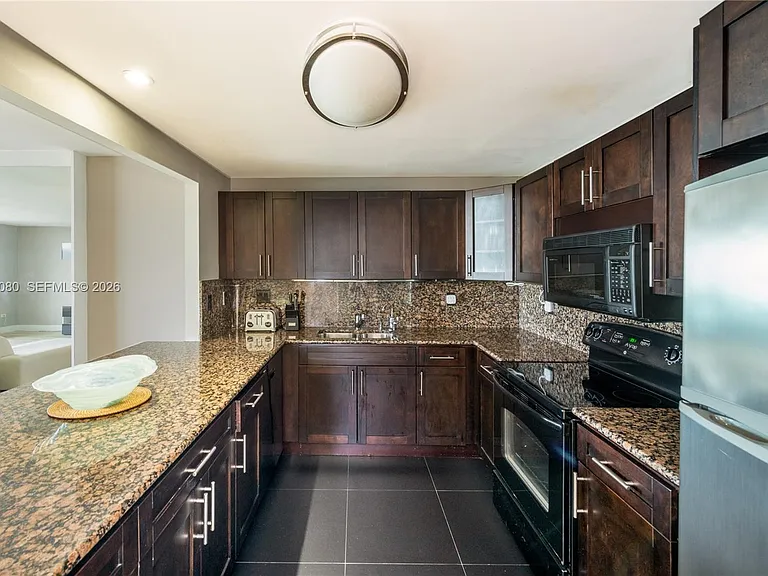 2301 Collins Ave #1009 — Photo 15