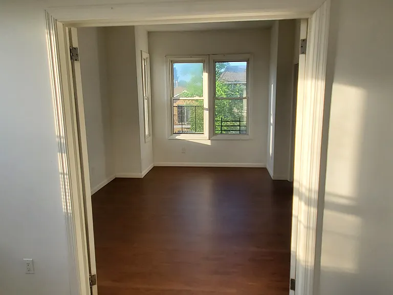 28 Bragaw Ave #3 — Photo 5