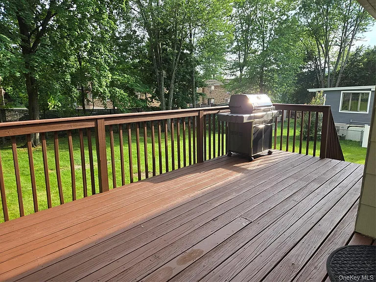14 Lake Shore Dr — Photo 20