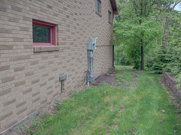 5th image of W8415 N Shore Dr