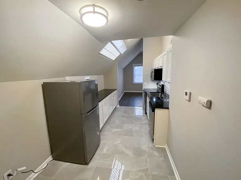 1115 W 49th St — Photo 38