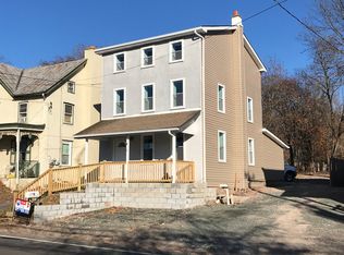 15 Big Rd, Zieglersville, PA 19492