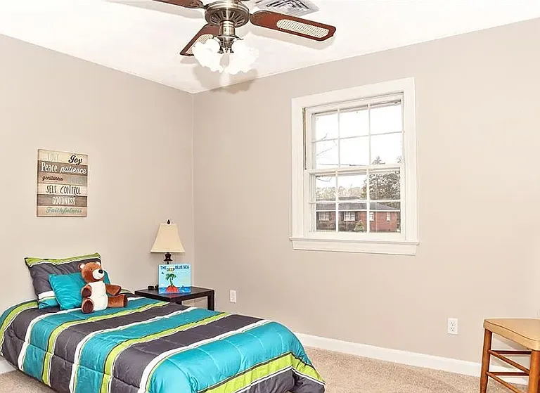 205 Woodford Dr — Photo 15