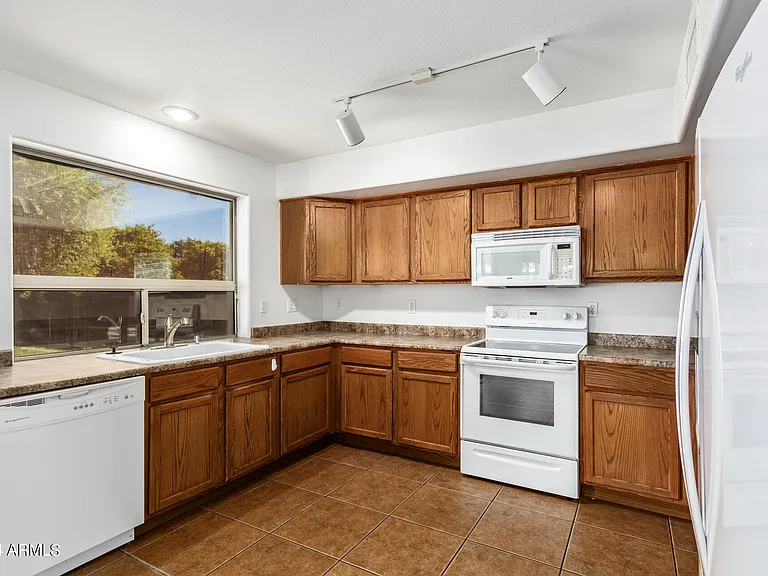 4629 E Augusta Ave — Photo 22