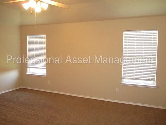 3rd image of 423 Hidden Springs Dr