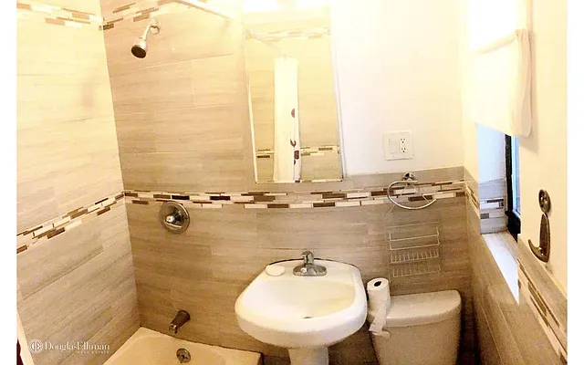 Rented by Douglas Elliman | media 19