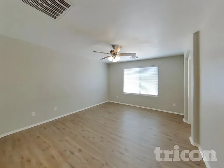 601 E Press Rd — Photo 7
