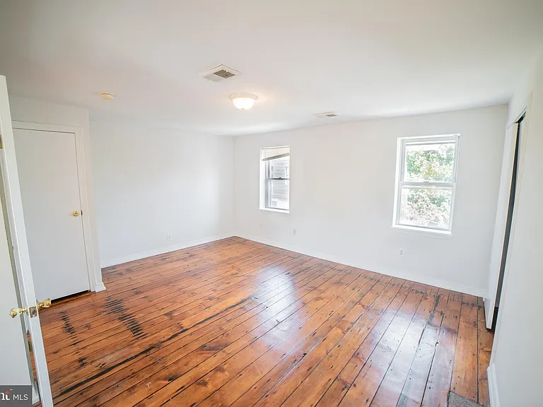 126 W Laurel St #2 — Photo 11