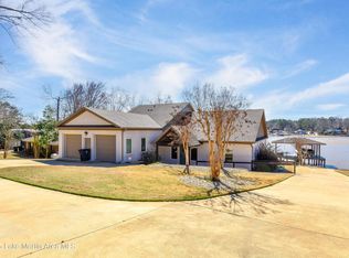 798 Point Cloxson Cir, Jacksons Gap, AL 36861