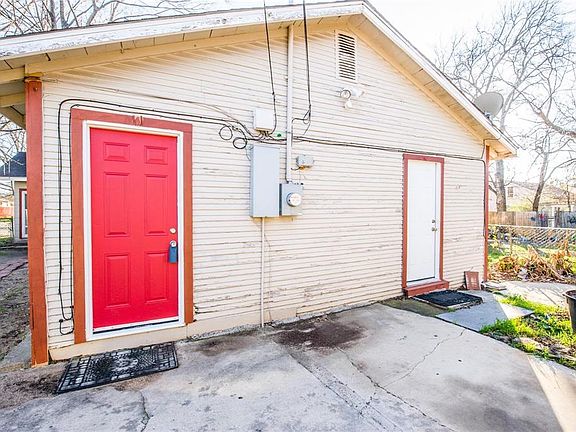4th image of 2741 Avenue G