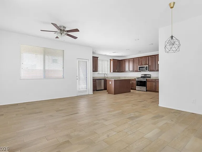 8076 Satin Carnation Ln — Photo 6