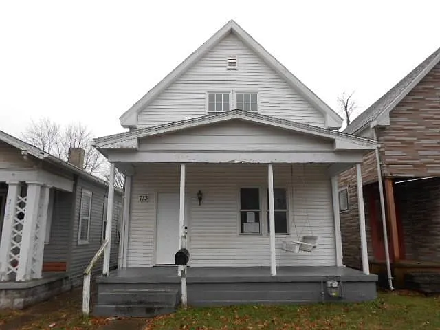 713 E Florida St photo 1