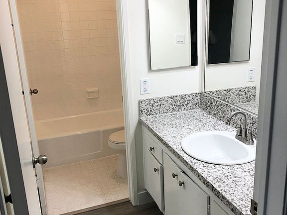 5th image of 1447 S Saltair Ave APT 206