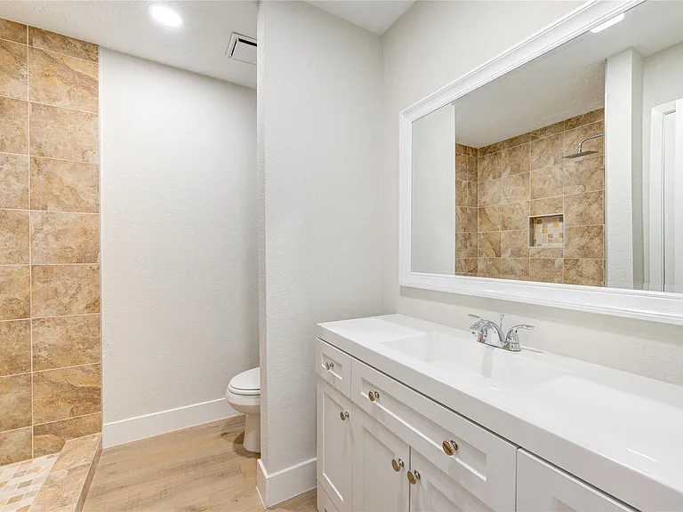 328 Meadow Wood Ct — Photo 10