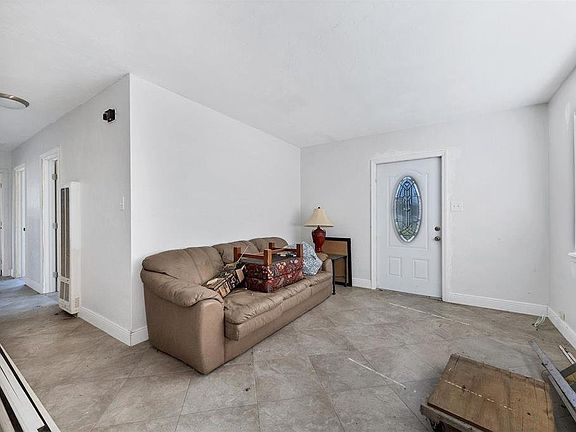 5th image of 8313 Dorothy Ave