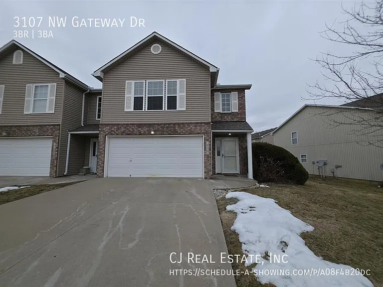 3107 NW Gateway Dr — Photo 1