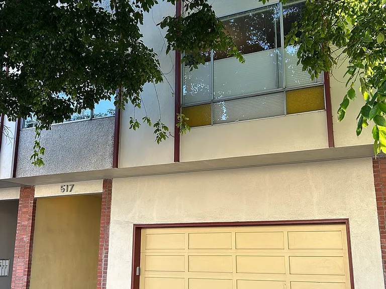 Welcome to 517 Arguello Bl. Apt. 6, in coveted Inner Richmond district. Wonderful & convenient location! This sunny, west facing top floor, 2 bedroom/1 bath unit includes 1 car garage parking. situated in the back of the building, Approx. 800 Sq Ft.