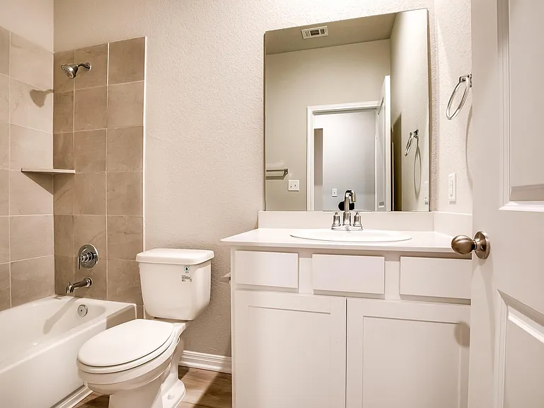 1532 Homestead Farms Dr — Photo 14