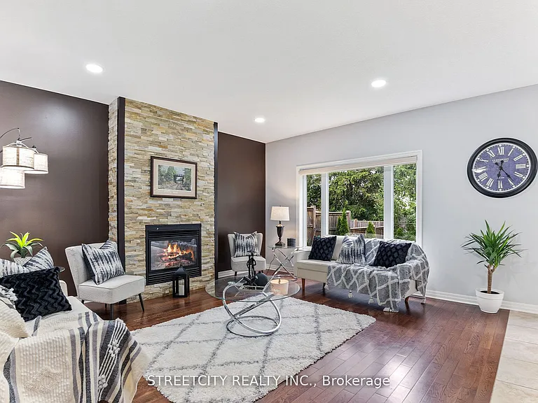 1271 Howlett Cir — Photo 7