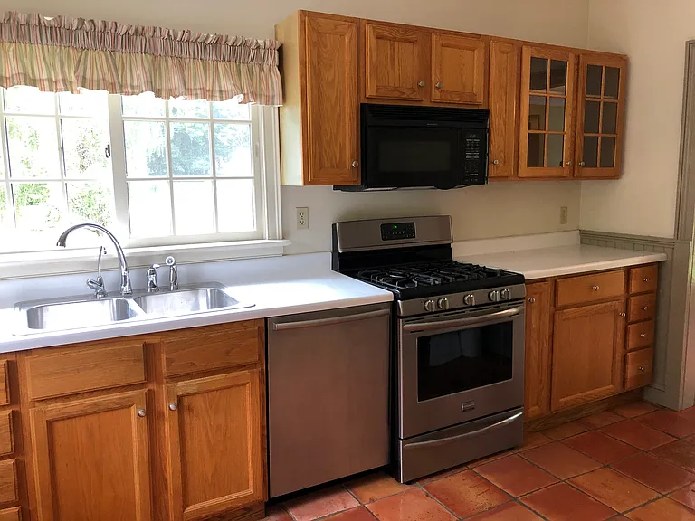 270 Rhinecliff Rd — Photo 8