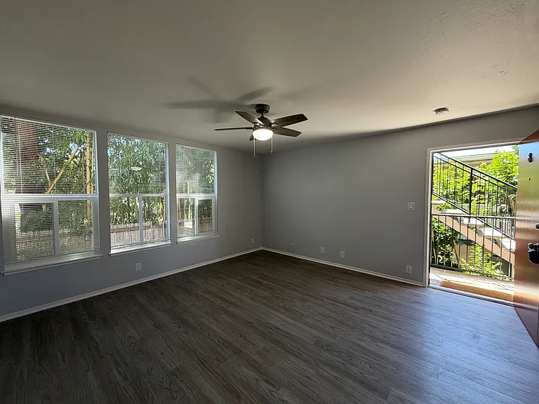 475 Alcatraz Ave — Photo 2