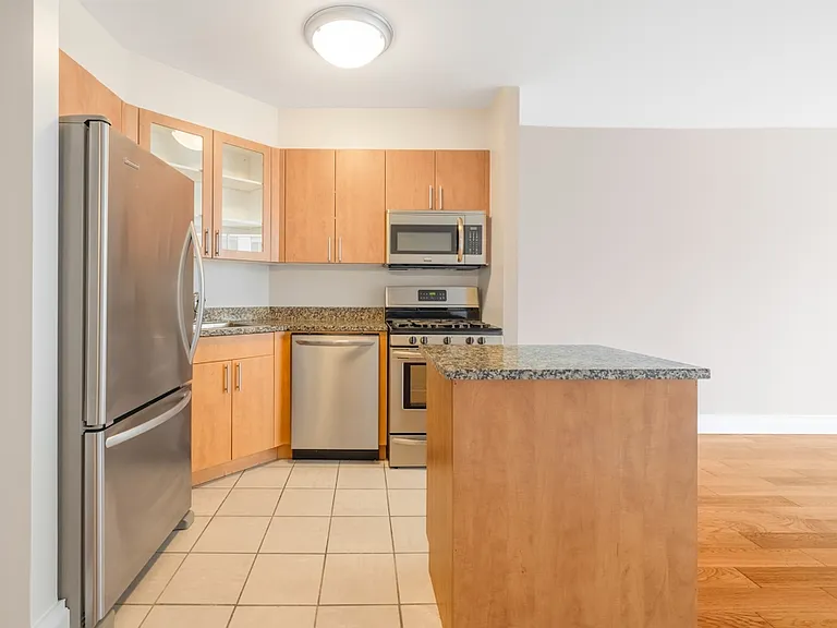 776 6th Ave #7H — Photo 3
