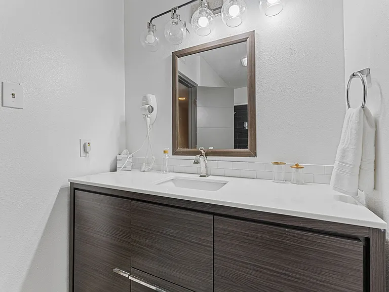 4203 Philmont Ave — Photo 25
