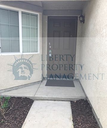 2nd image of 2315 E Victor Ave
