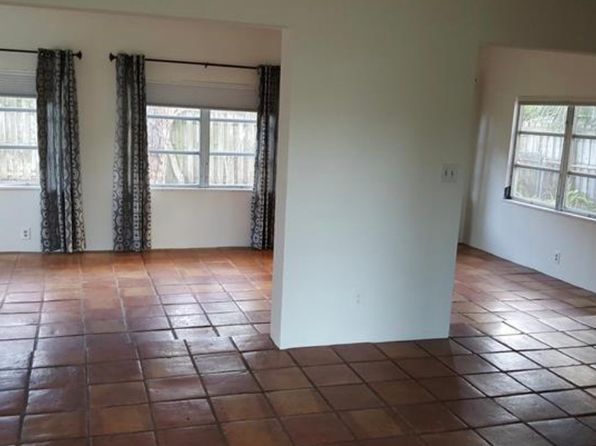 1132 SW 3rd St #1