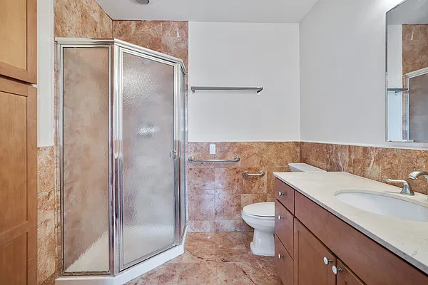 Rented by SERHANT. | media 4