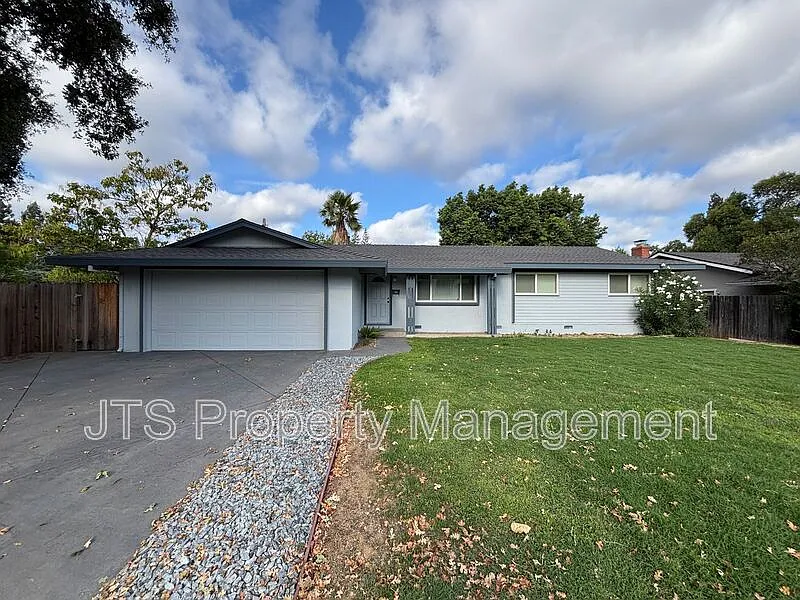 3 bed, 2.0 bath, 1068 sqft, $2,500 — Photo 2