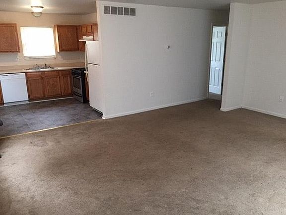 5th image of 1120 Lapeer Ave