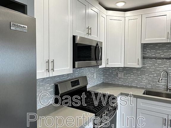 4th image of 2030 Diamond St APT H