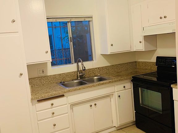 Kitchen includes granite countertops and all appliances included
