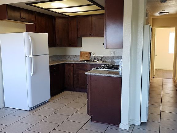 2nd image of 5311-5315 Santa Margarita St #5