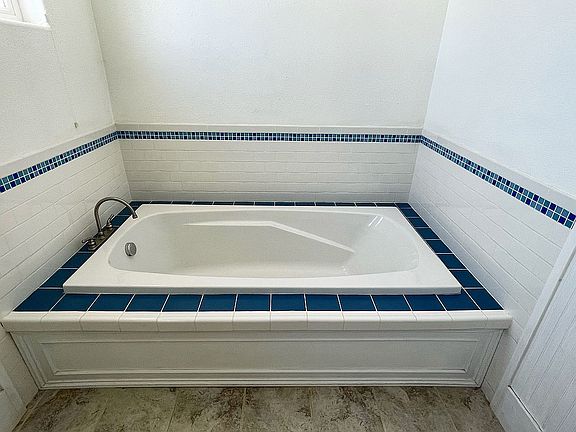 Soaker tub in master bath 